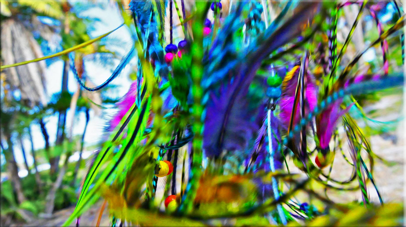 UV Fancy Feathers Colorful Clips