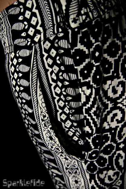 bLACK AND wHITE pANTS